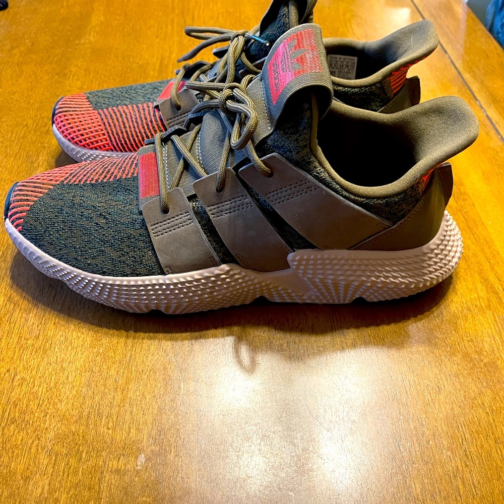 Men’s sneakers